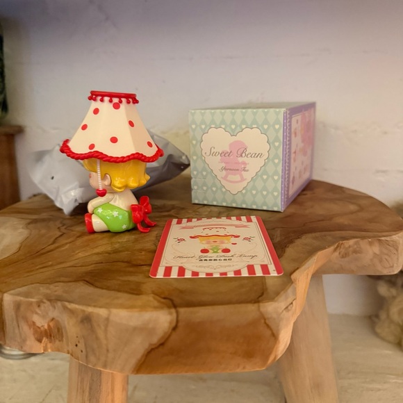 NEW Popmart Sweet Bean
Afternoon Tea Series Figures Heart Glow
Desk Lamp - Picture 3 of 9
